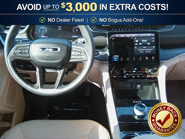 Used 2023 Jeep Grand Cherokee Limited RWD image 17