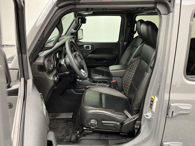 Used 2023 Jeep Wrangler Unlimited Sahara AWD/4WD image 3