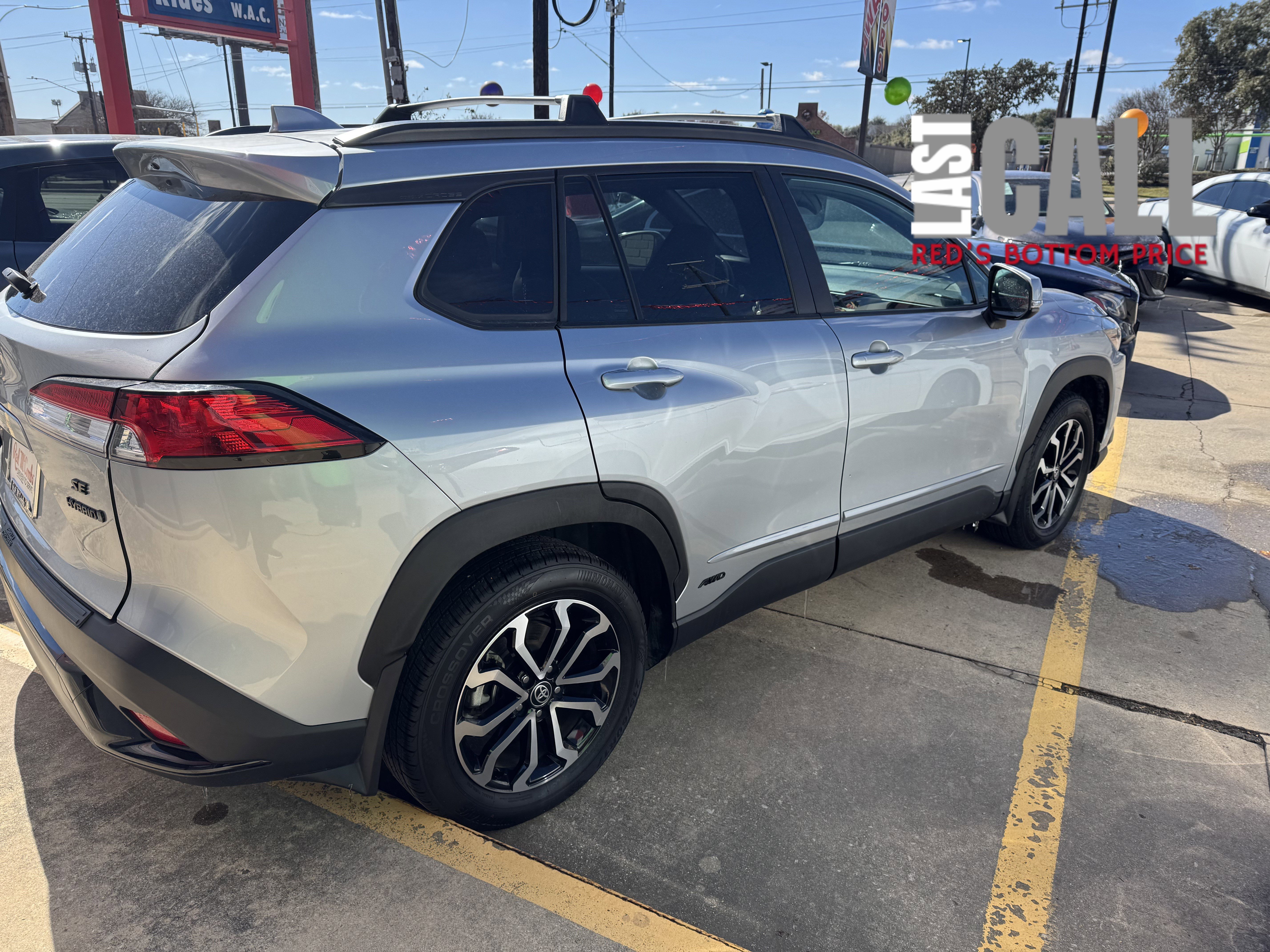 Used 2024 Toyota Corolla Cross SE image 4