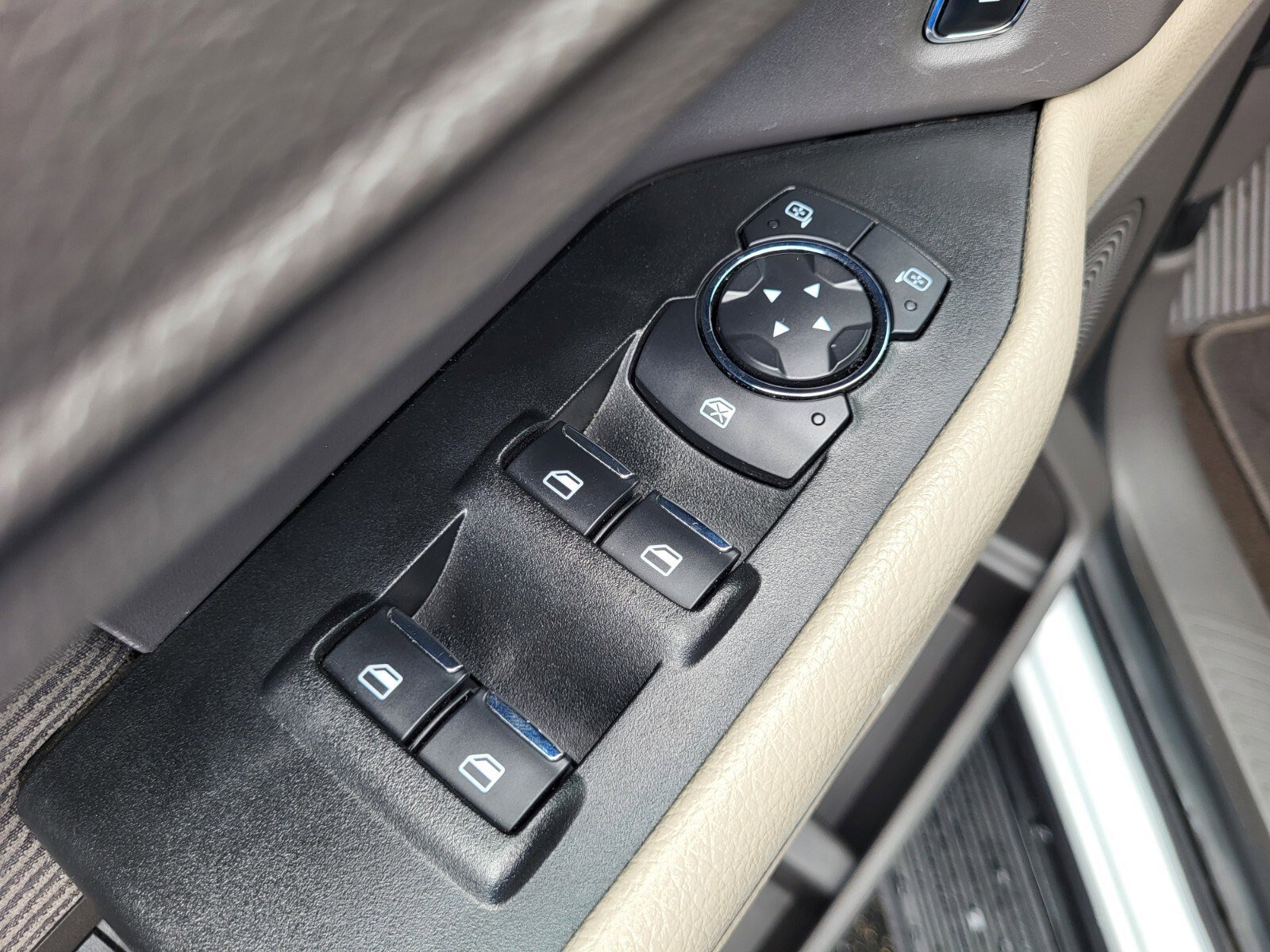 Certified 2021 Ford Expedition XLT RWD image 18