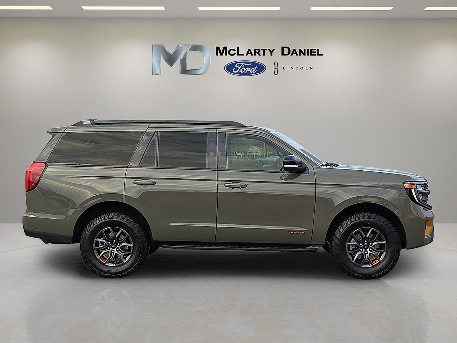 Certified 2025 Ford Expedition Tremor AWD/4WD image 6
