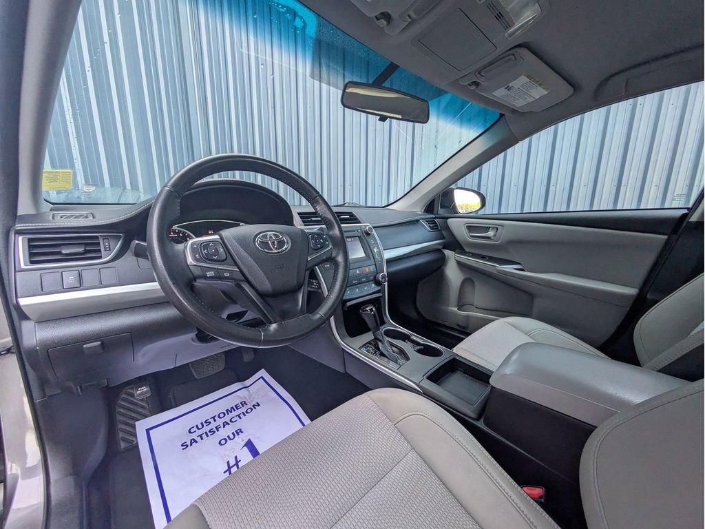 Used 2017 Toyota Camry SE image 14