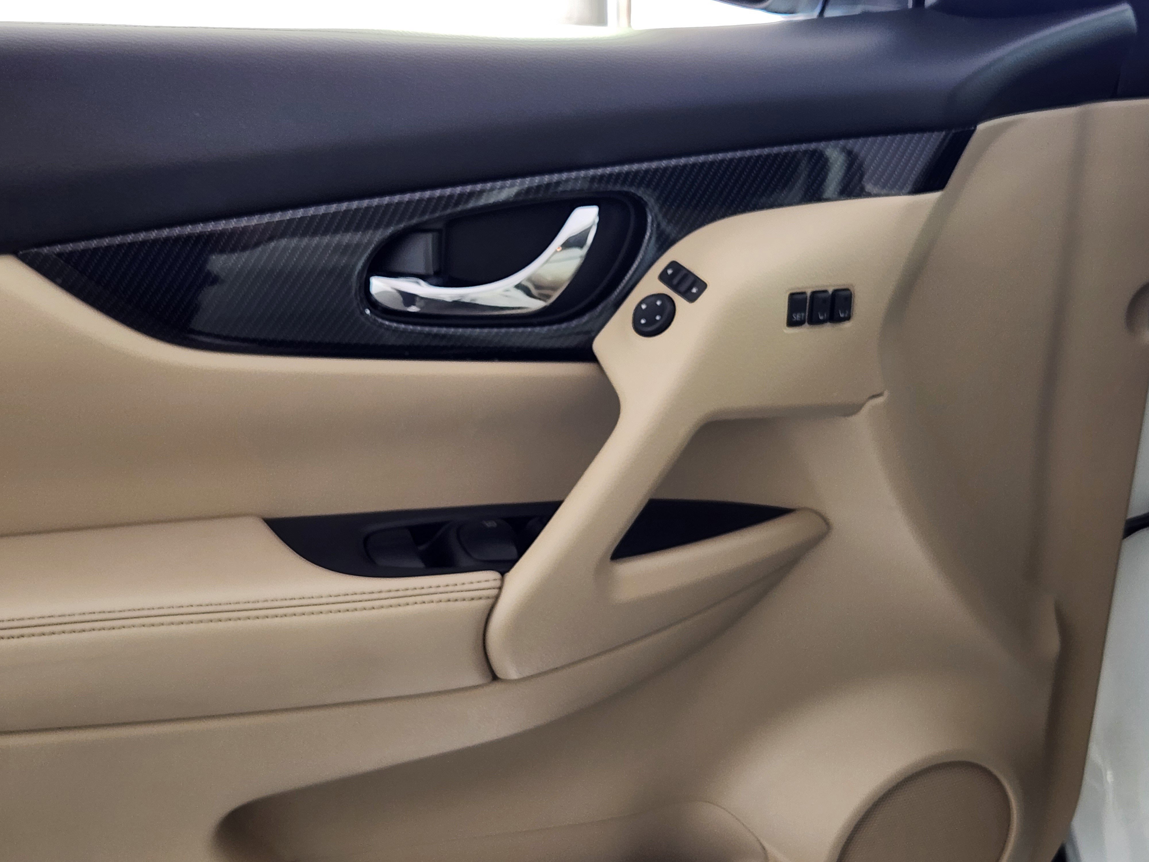 Used 2019 Nissan Rogue SL image 16