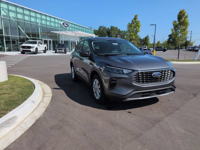 Certified 2025 Ford Escape Active AWD/4WD image 7