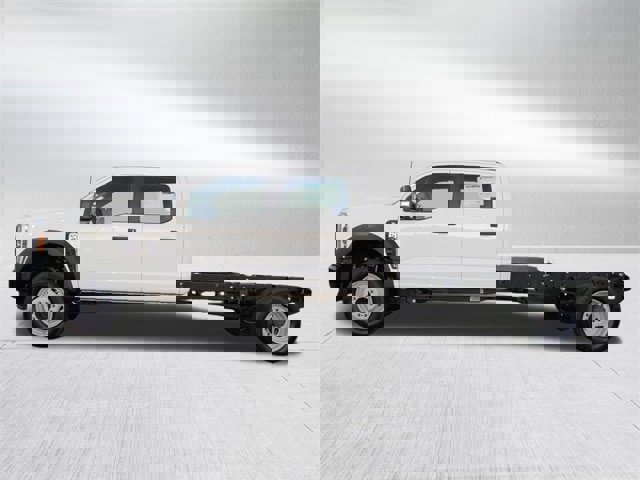 Certified 2025 Ford F450 XL image 3