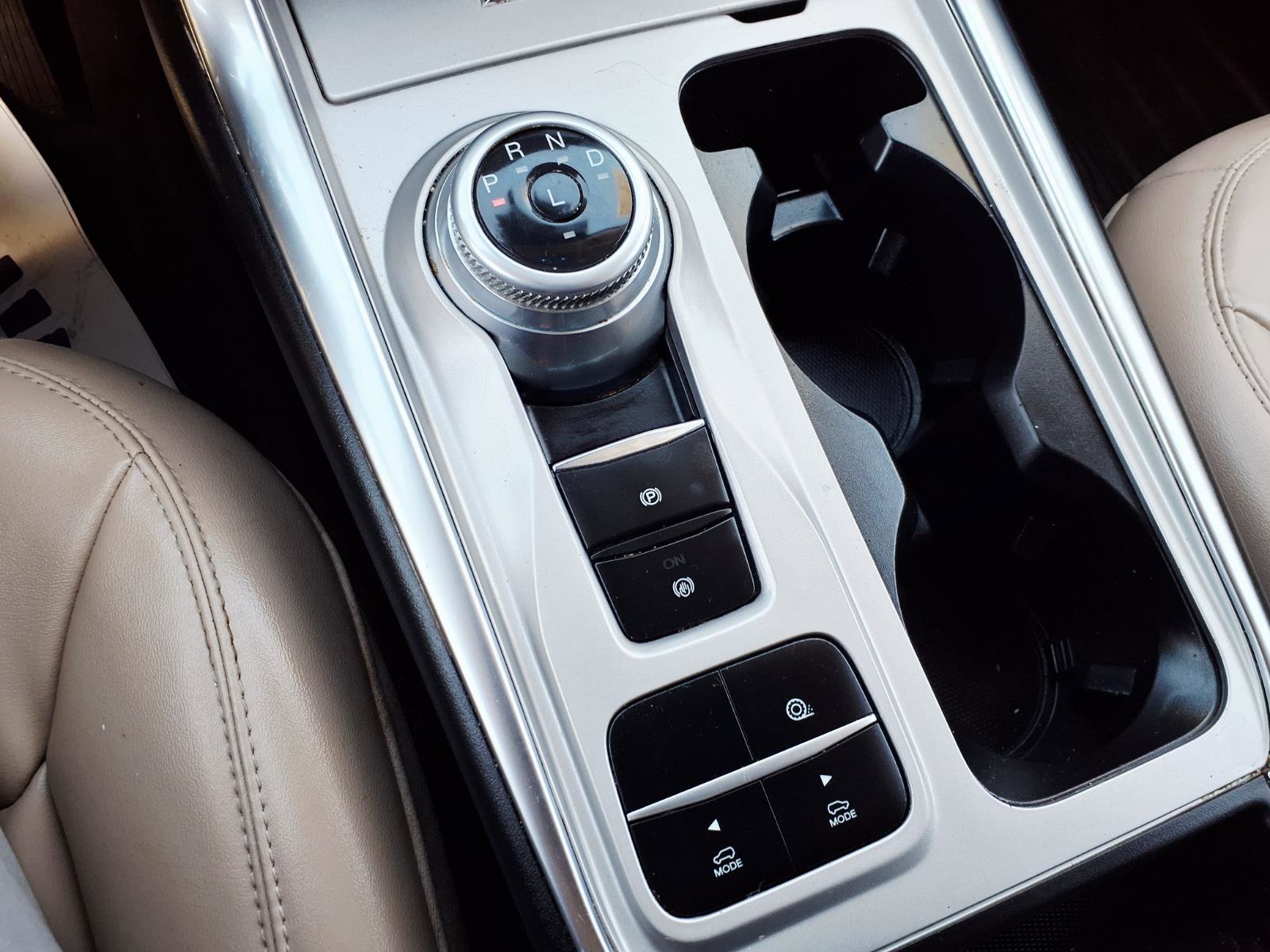 Certified 2022 Ford Explorer XLT w/ Equipment Group 202A image 26