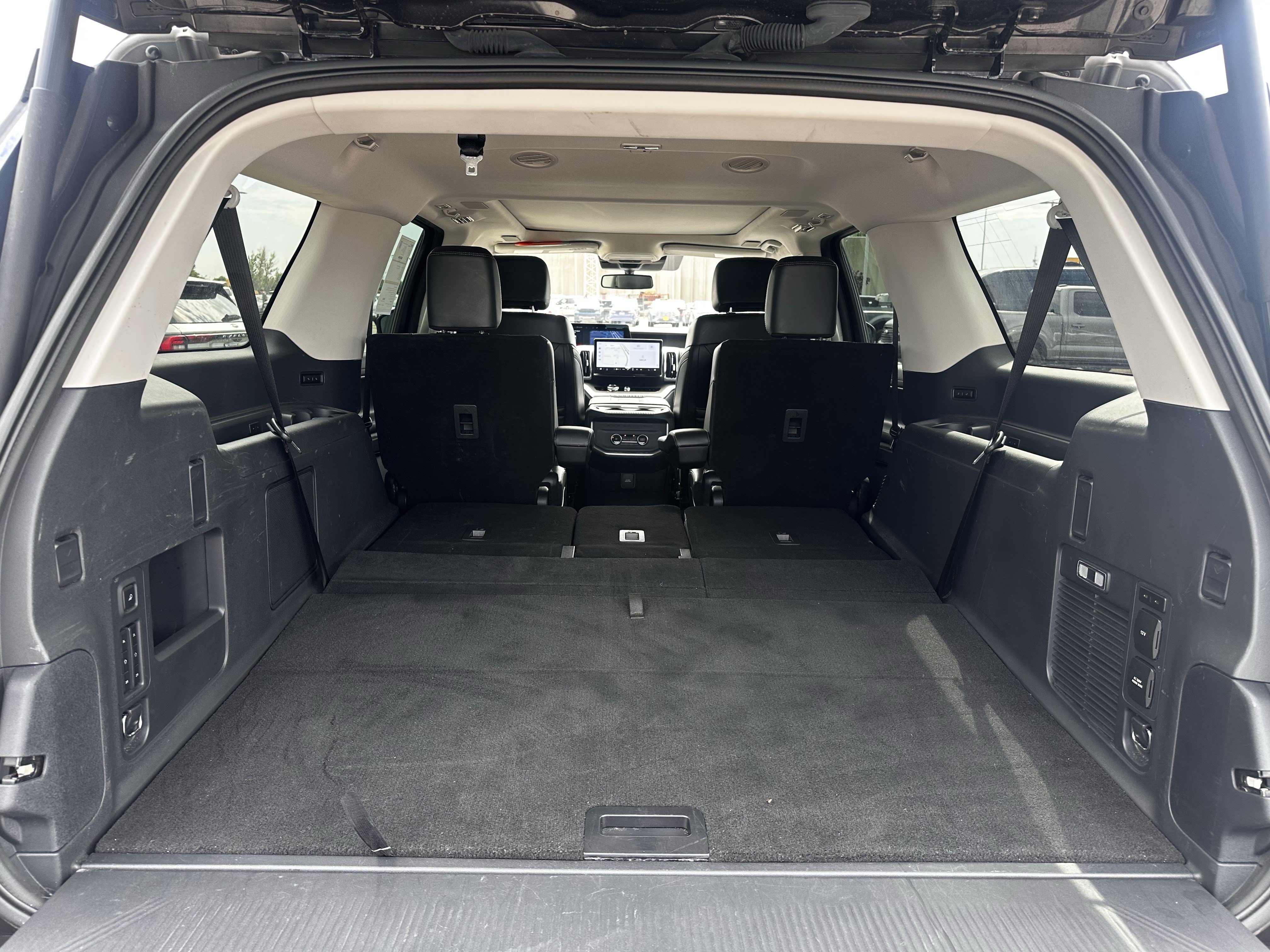 Certified 2025 Ford Expedition Max Platinum w/ Driver's Package AWD/4WD image 13