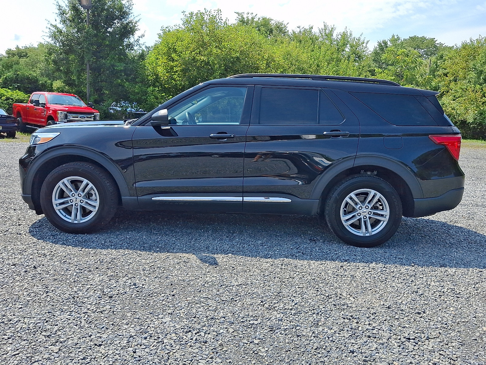 Certified 2023 Ford Explorer XLT AWD/4WD image 4