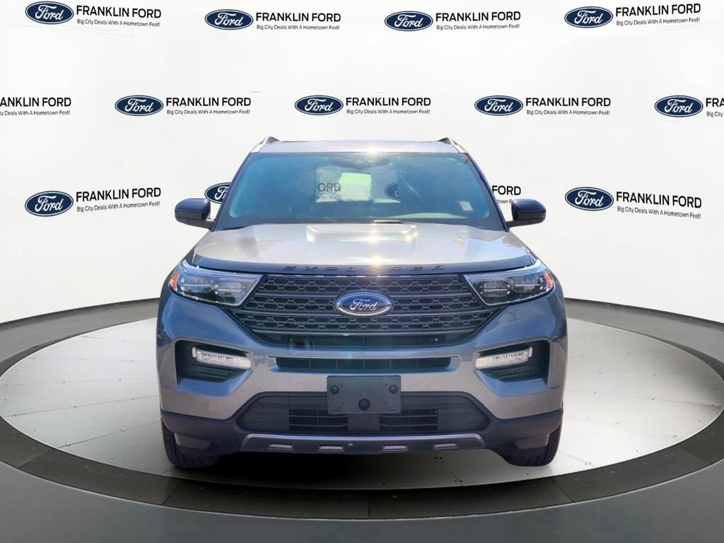 Certified 2022 Ford Explorer XLT w/ Equipment Group 202A AWD/4WD image 8