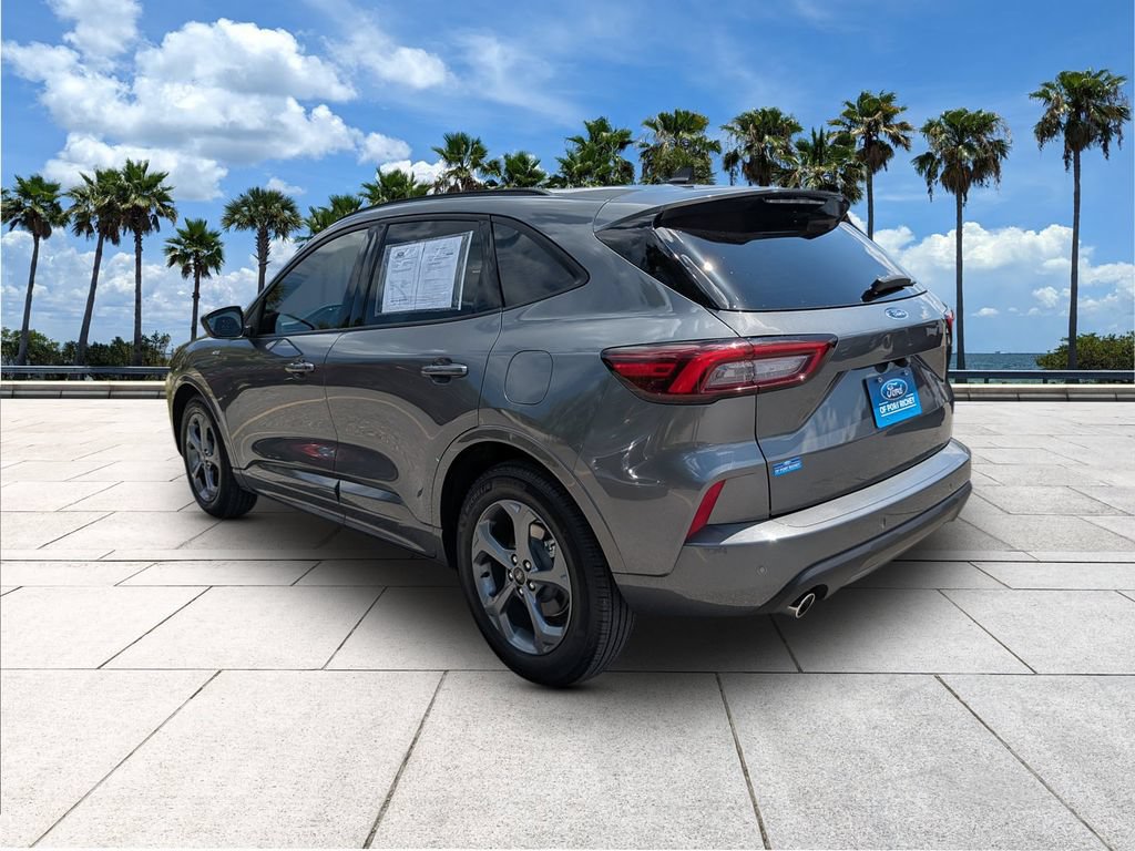 Certified 2023 Ford Escape ST-Line w/ Tech Pack #1 FWD image 5