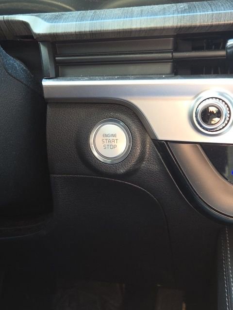 Used 2023 Kia Telluride EX w/ EX Captain's Chair Package image 48