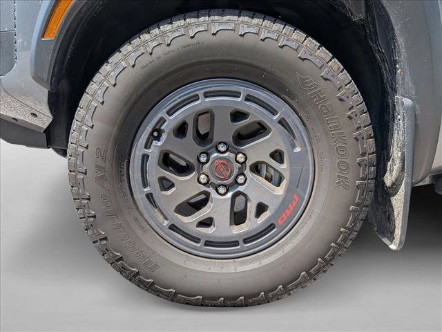 Used 2025 Nissan Frontier PRO-4X w/ Pro Convenience Package AWD/4WD image 18