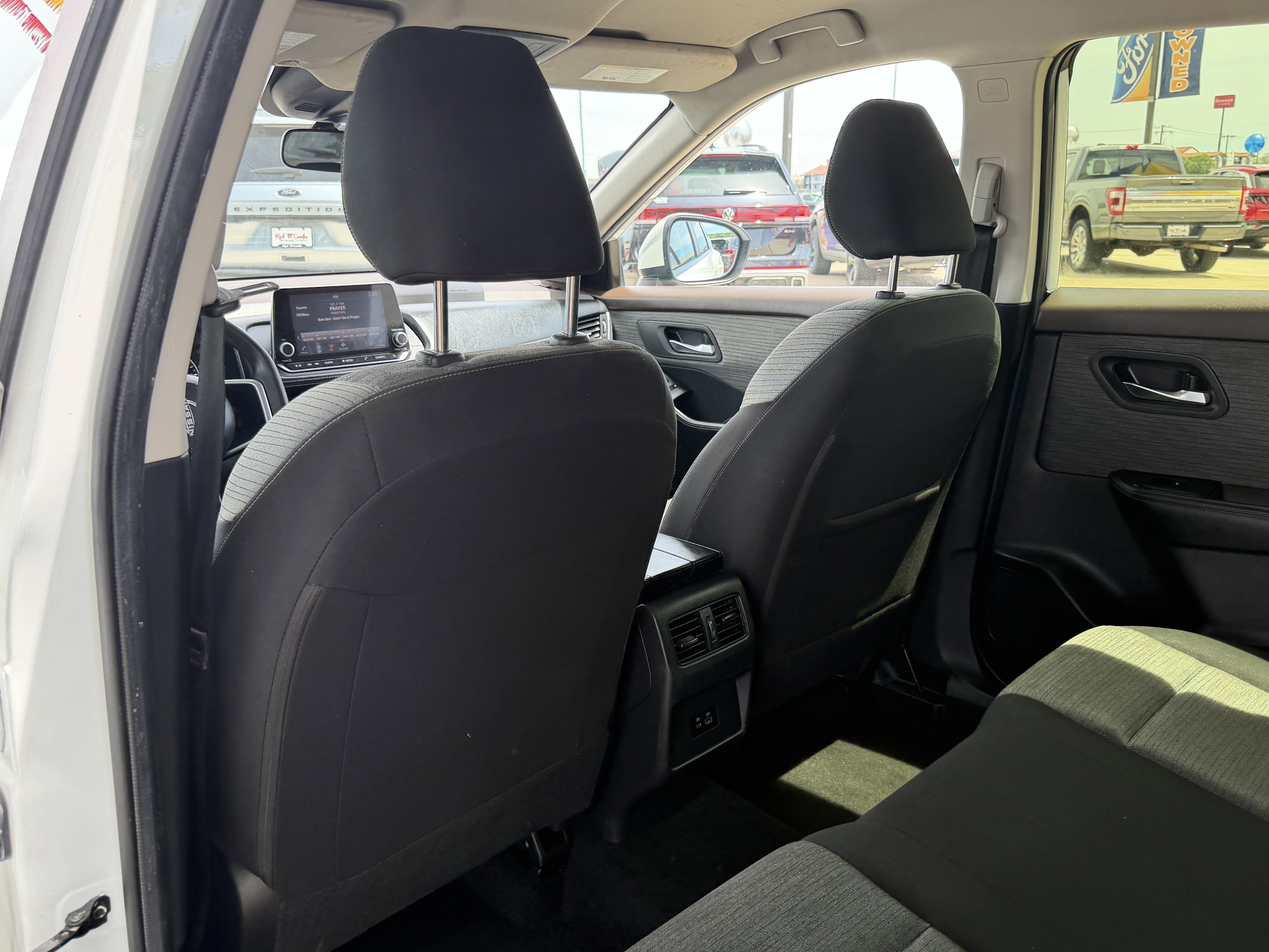Used 2023 Nissan Rogue SV FWD image 12