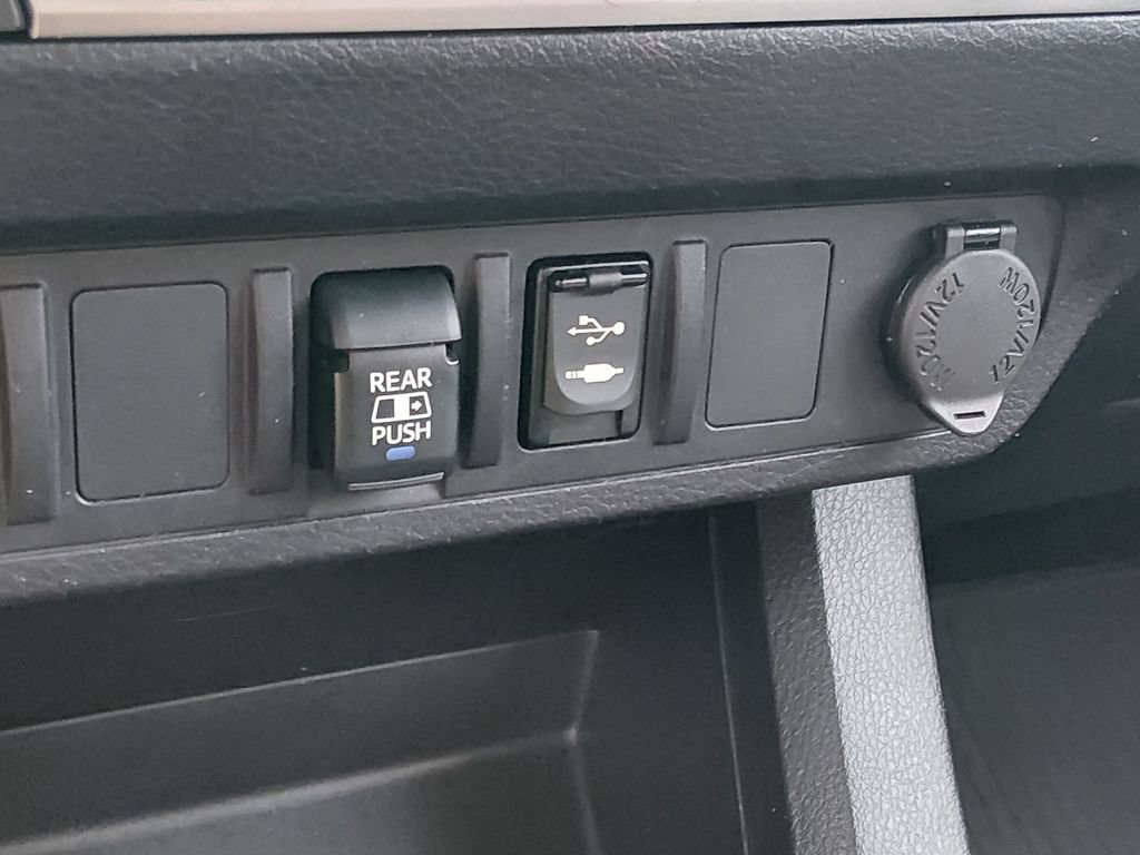 Used 2019 Toyota Tacoma SR5 AWD/4WD image 23