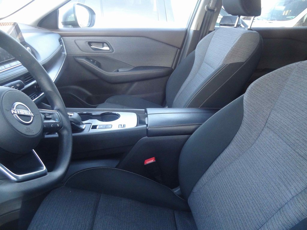 Used 2023 Nissan Rogue SV image 6