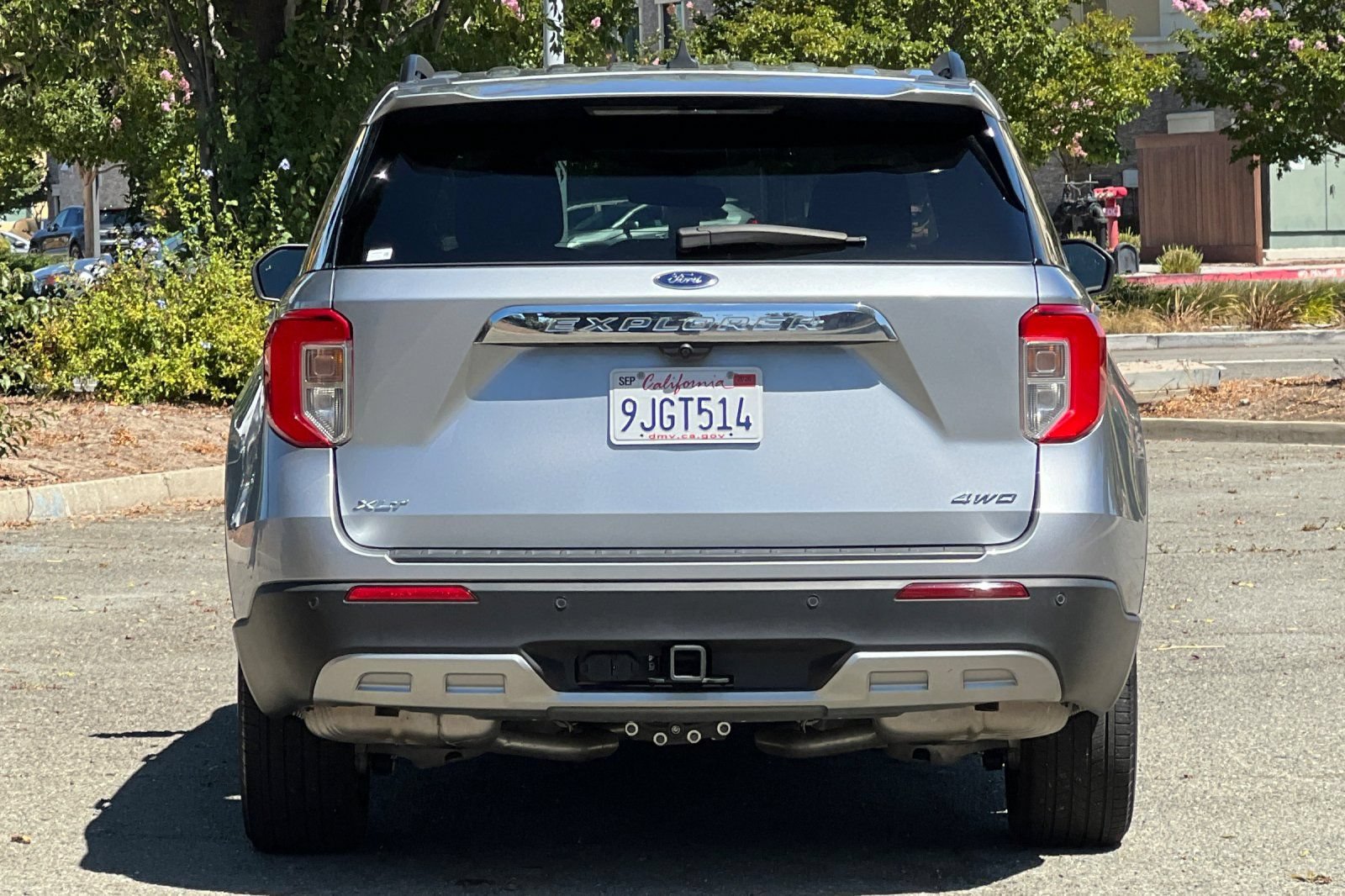 Certified 2023 Ford Explorer XLT w/ Equipment Group 202A AWD/4WD image 4