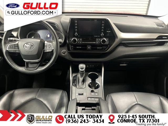 Used 2022 Toyota Highlander XLE FWD image 11