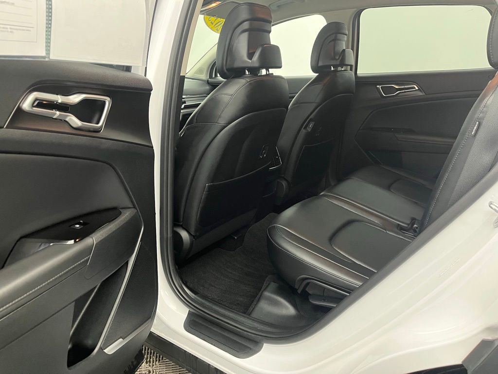 Used 2025 Kia Sportage EX image 27