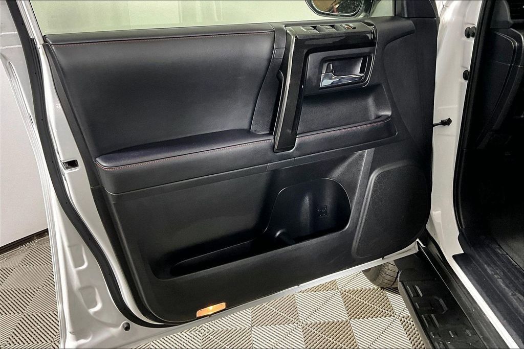 Used 2024 Toyota 4Runner TRD Off-Road Premium image 18