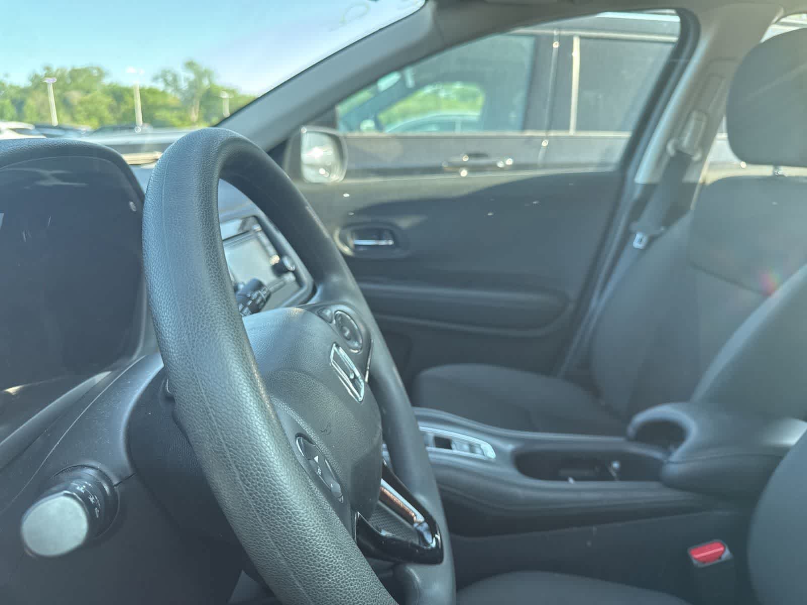 Used 2022 Honda HR-V LX image 32