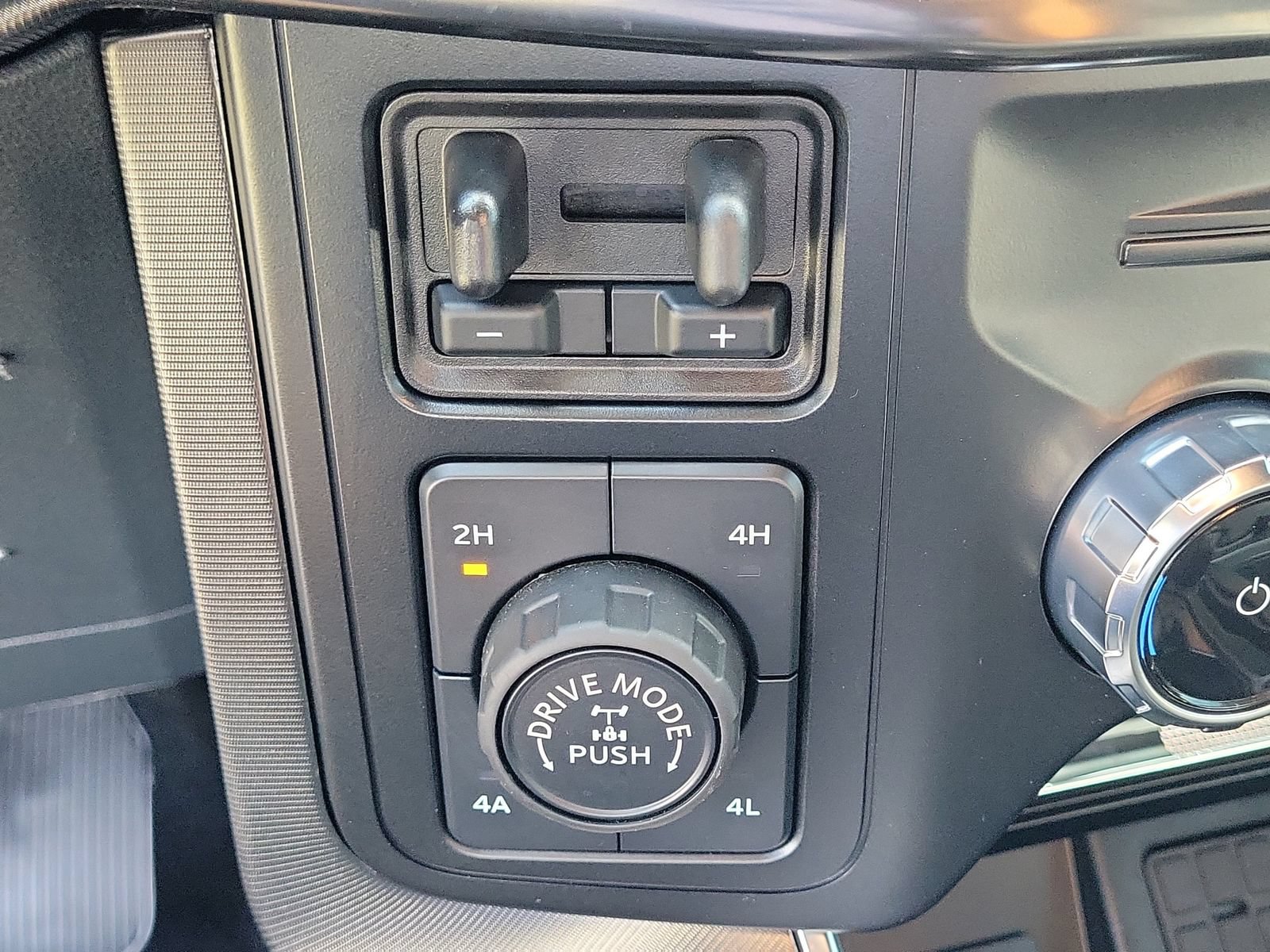 Certified 2024 Ford F150 Platinum w/ Equipment Group 702A High AWD/4WD image 26