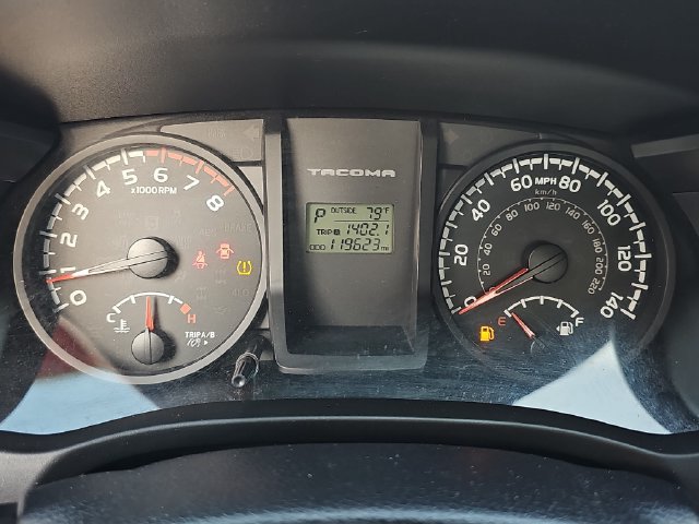 Used 2017 Toyota Tacoma SR AWD/4WD image 19