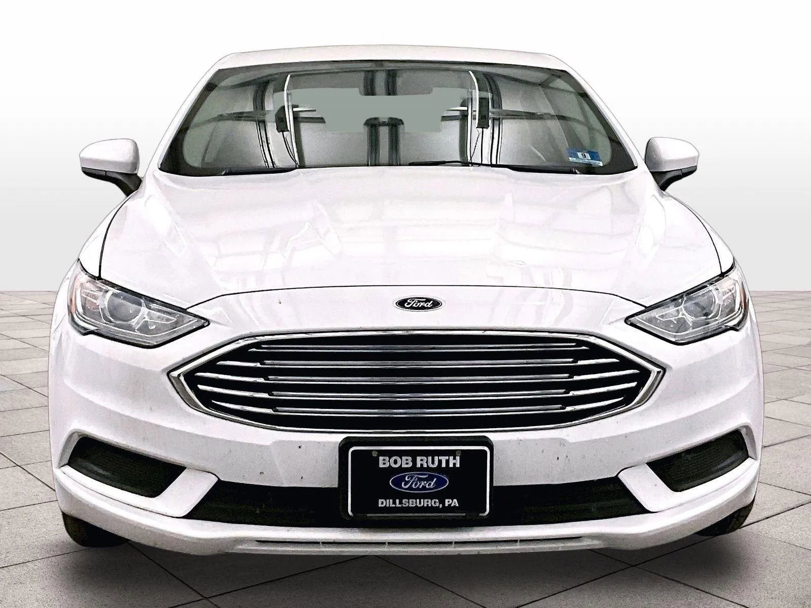 Certified 2018 Ford Fusion SE FWD image 3