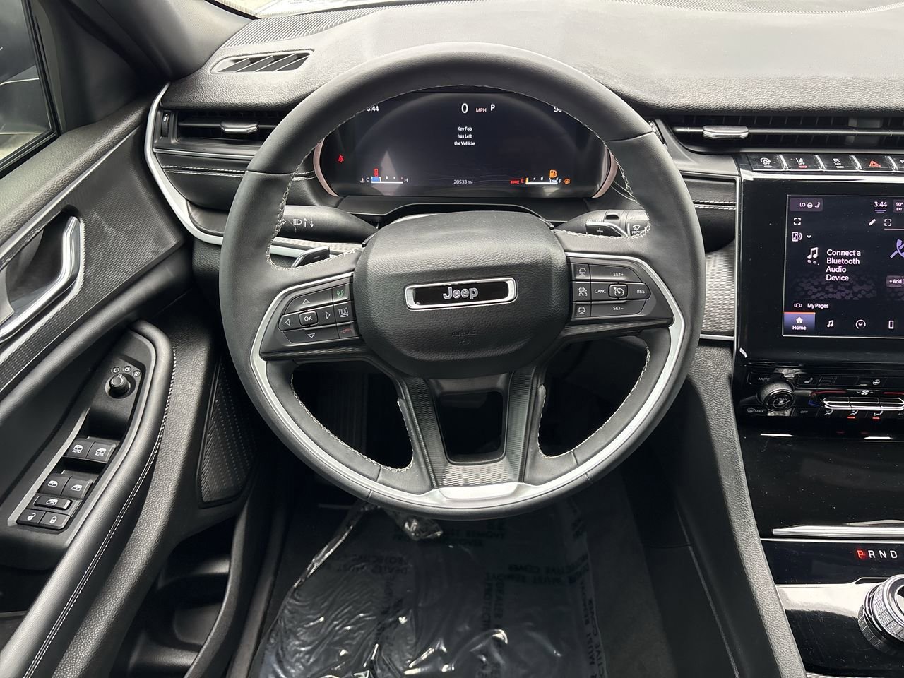 Used 2025 Jeep Grand Cherokee Laredo X w/ Luxury Tech Group I RWD image 14