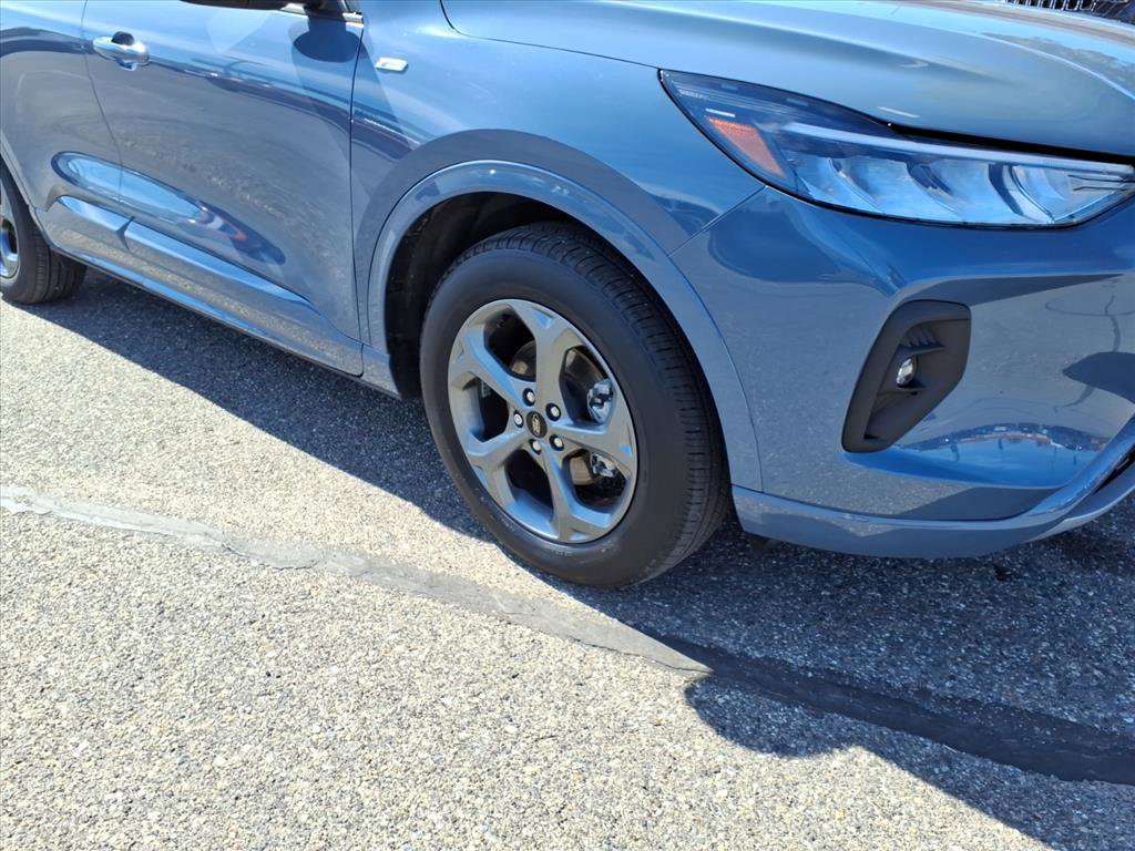 Certified 2024 Ford Escape ST-Line Select w/ Tech Pack #1 image 5