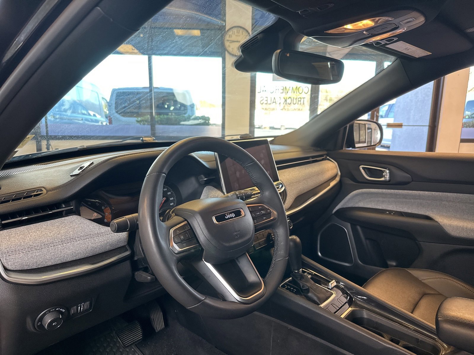 Used 2024 Jeep Compass Latitude image 20