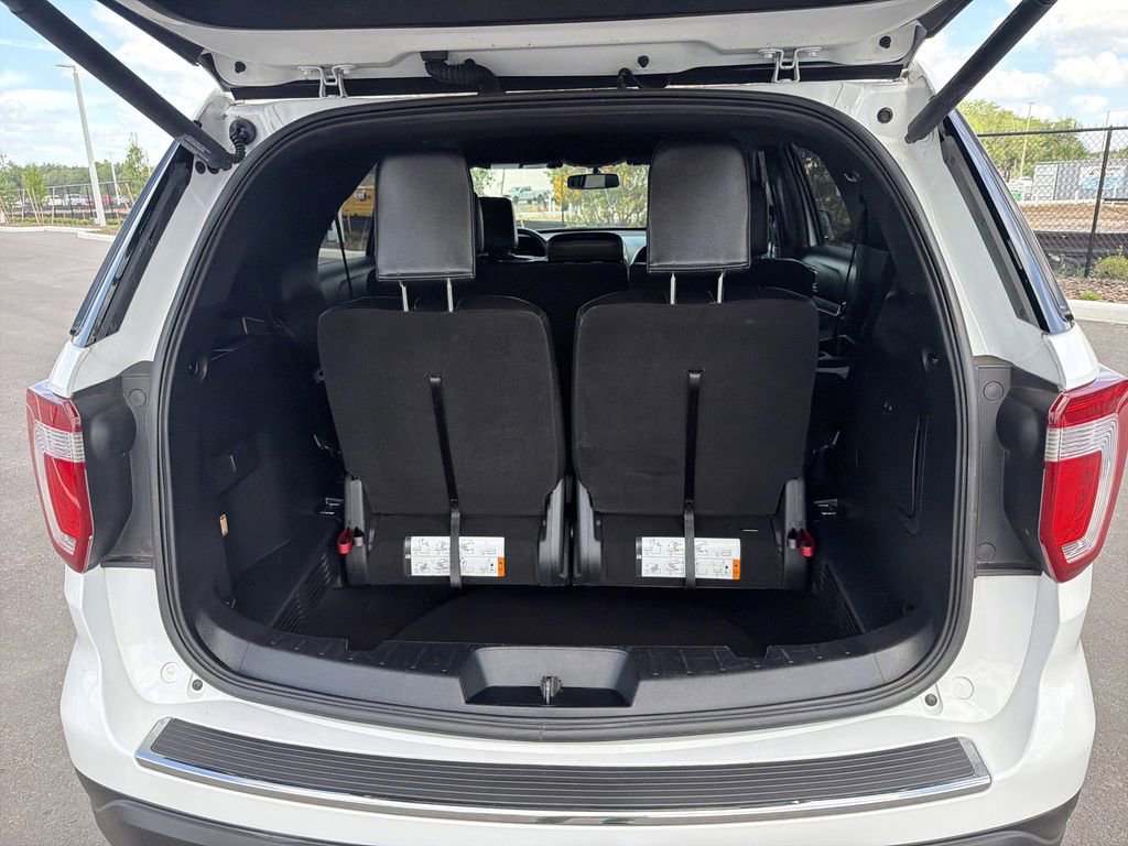 Certified 2018 Ford Explorer XLT w/ Equipment Group 202A image 10