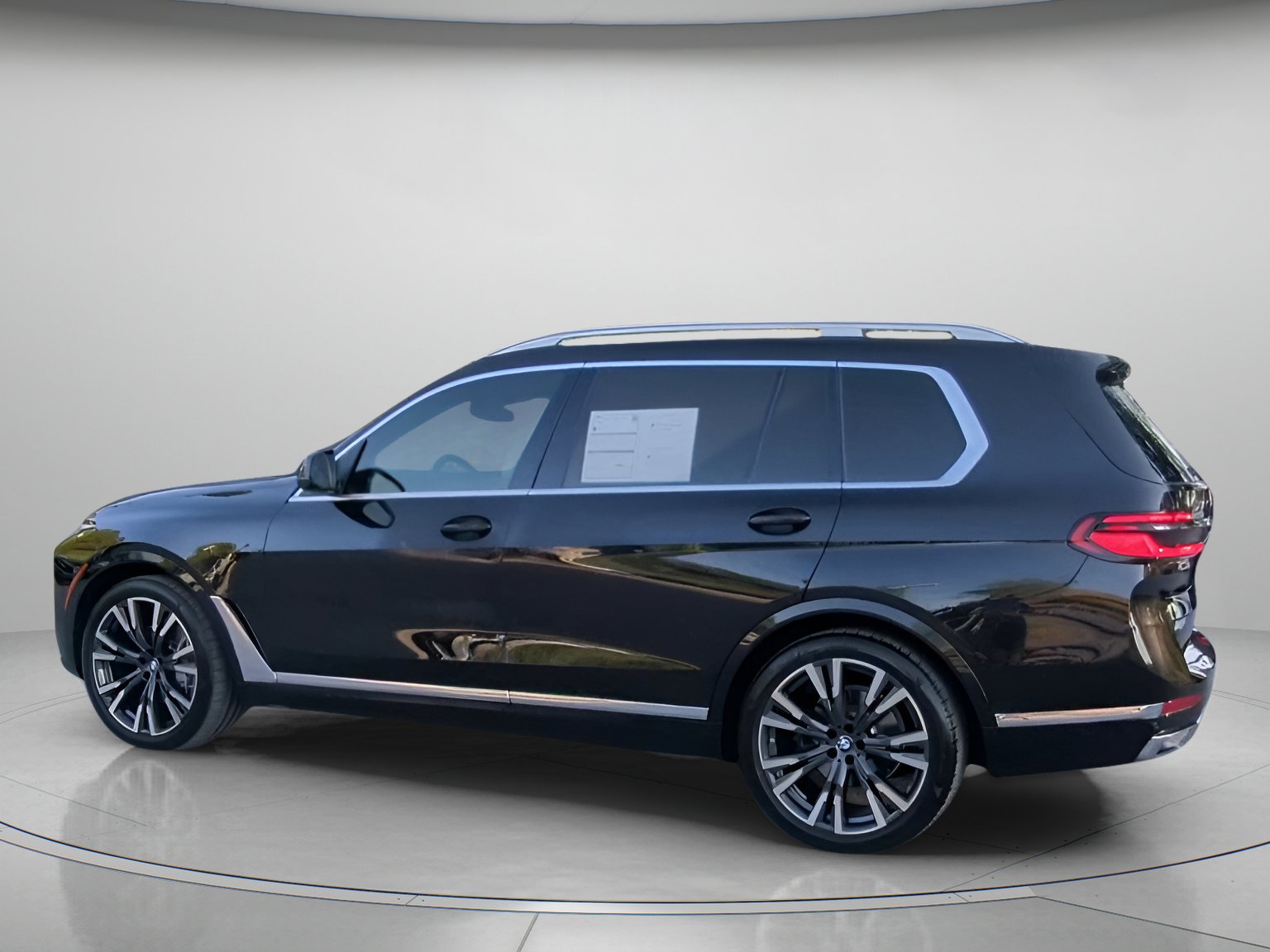 Used 2025 BMW X7 xDrive40i w/ Premium Package AWD/4WD image 18