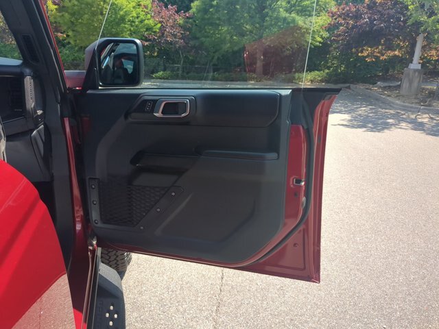 Certified 2025 Ford Bronco Badlands w/ Sasquatch Package AWD/4WD image 34