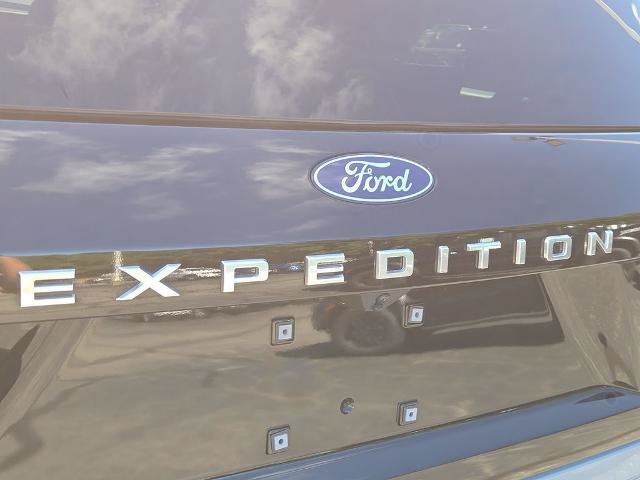 Certified 2025 Ford Expedition Active AWD/4WD image 5
