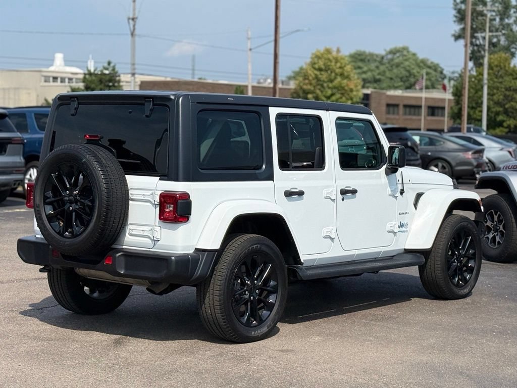 Used 2021 Jeep Wrangler Unlimited Sahara AWD/4WD image 32