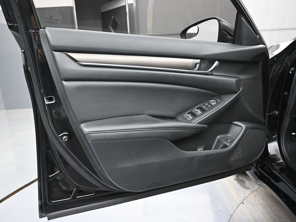 Used 2019 Honda Accord LX image 3