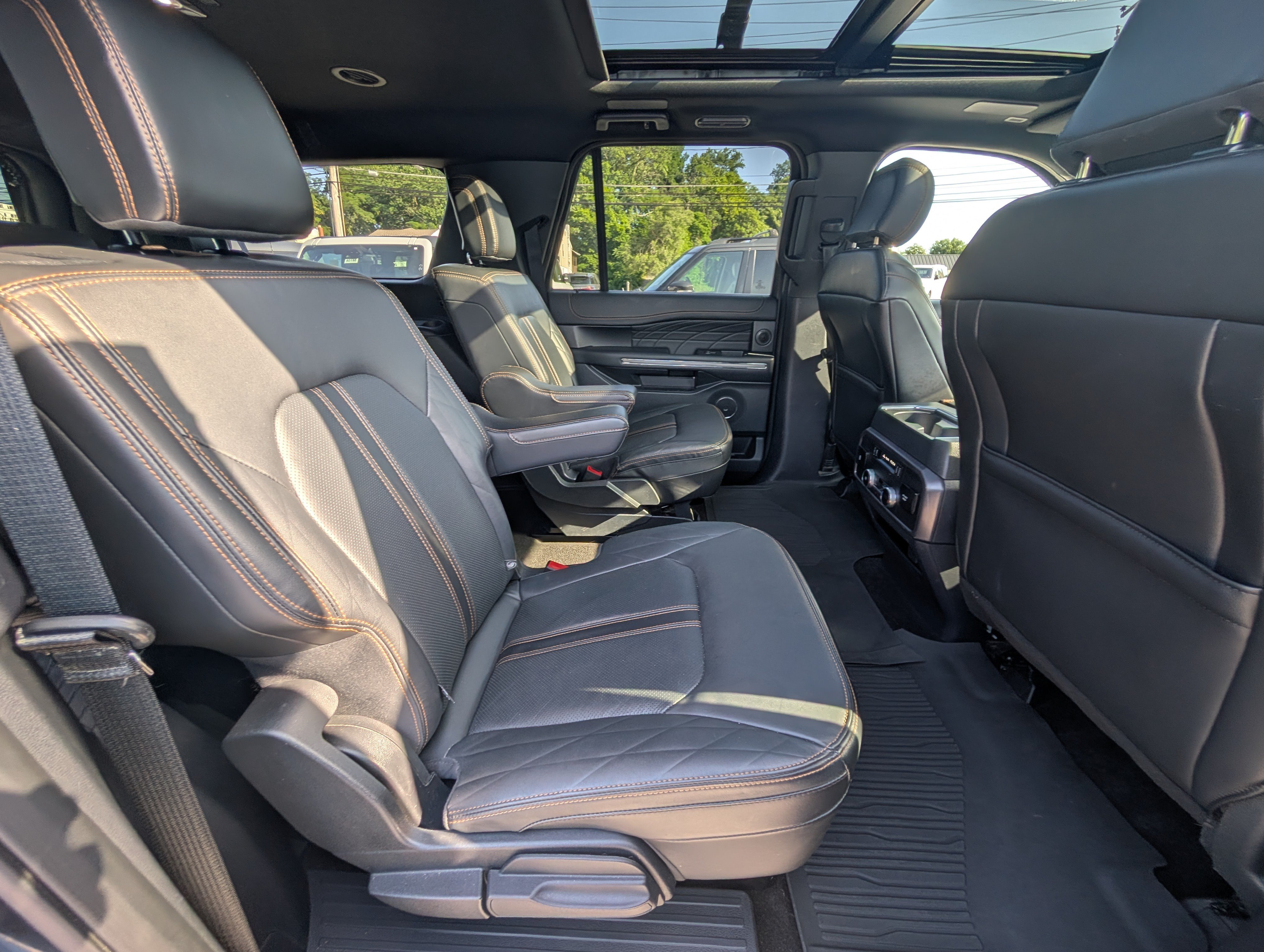 Certified 2022 Ford Expedition Max Platinum AWD/4WD image 13