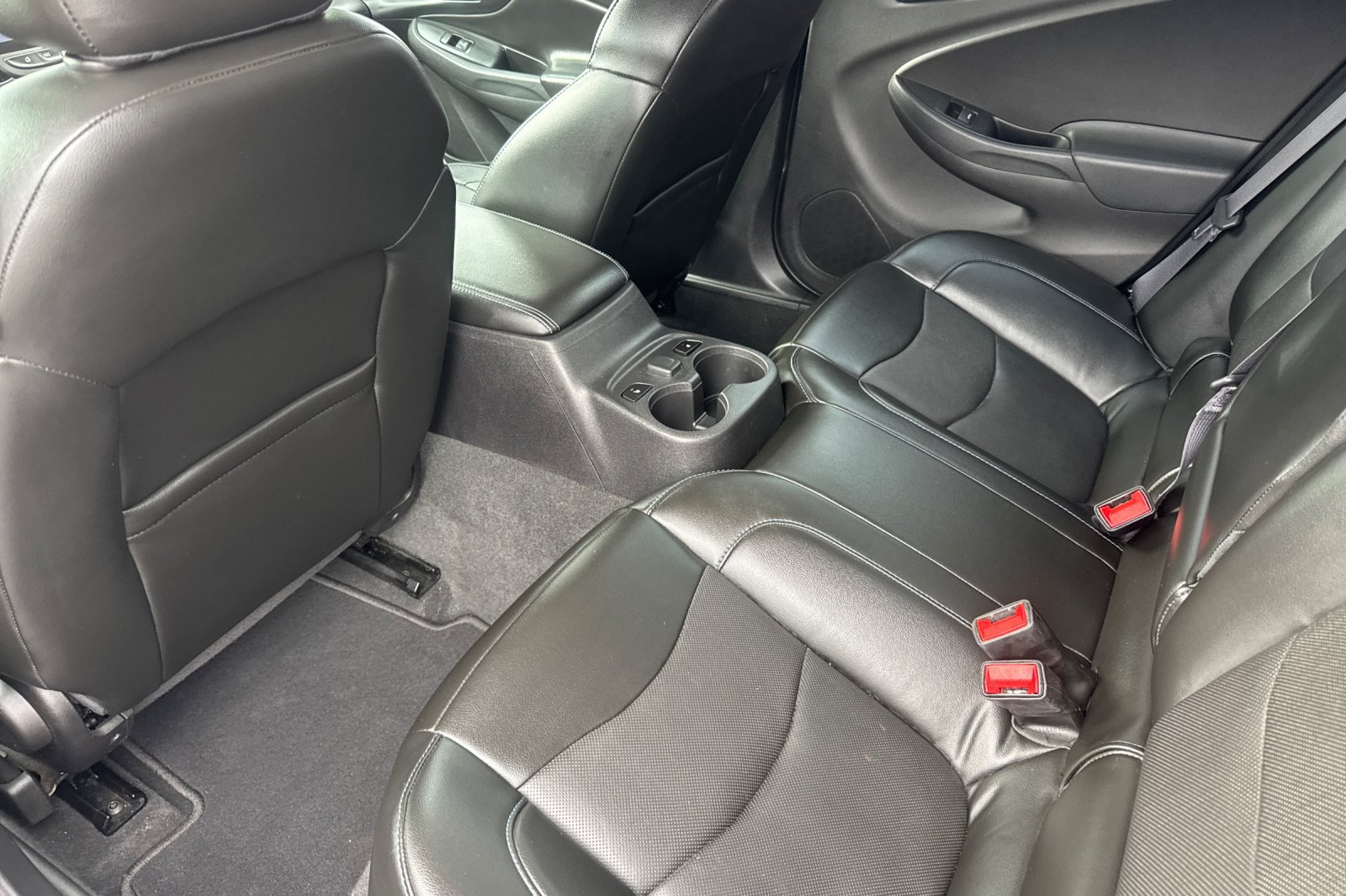 Used 2017 Chevrolet Volt Premier w/ Driver Confidence II Package FWD image 14