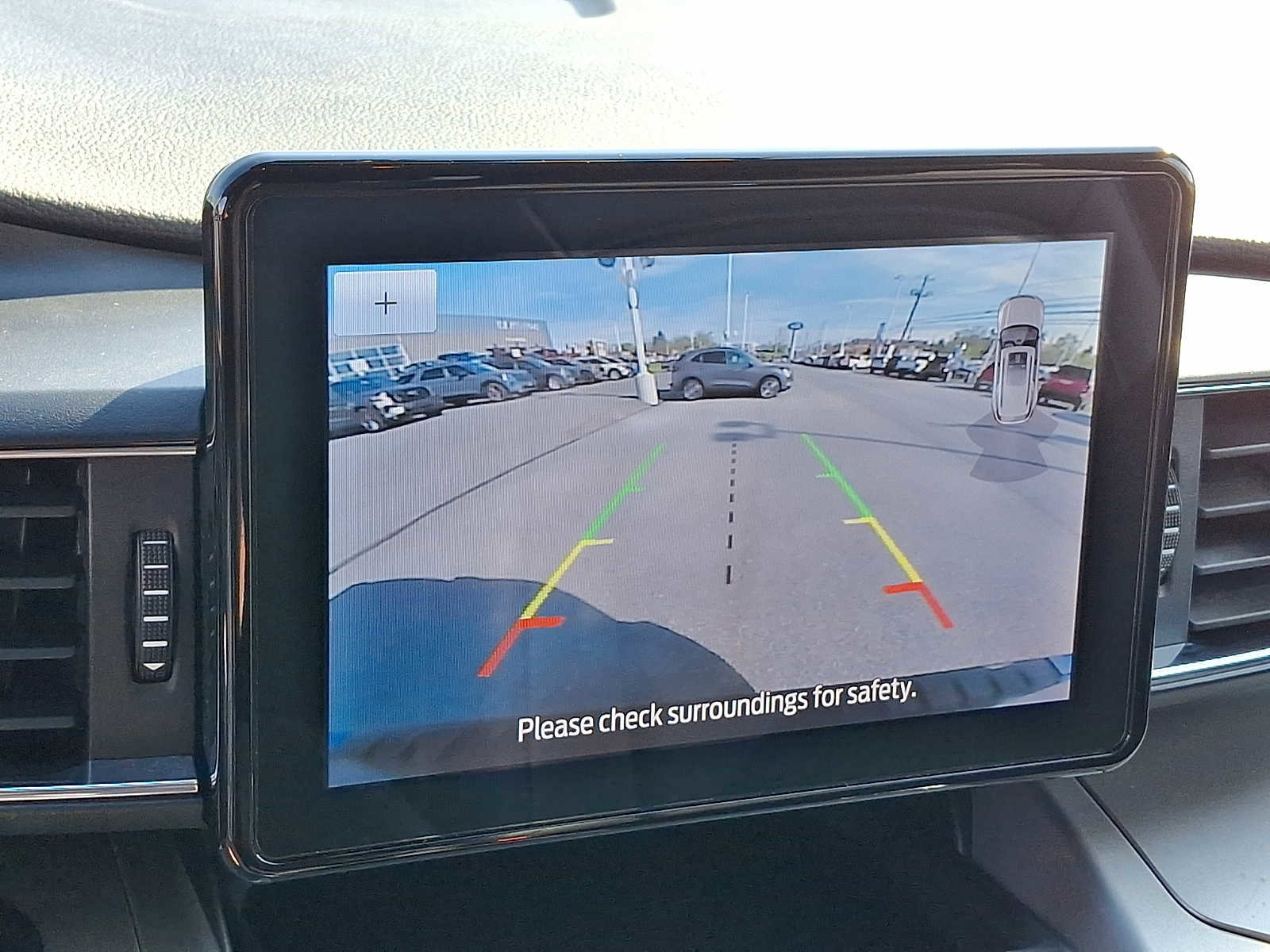 Certified 2022 Ford Explorer XLT w/ Equipment Group 202A AWD/4WD image 18