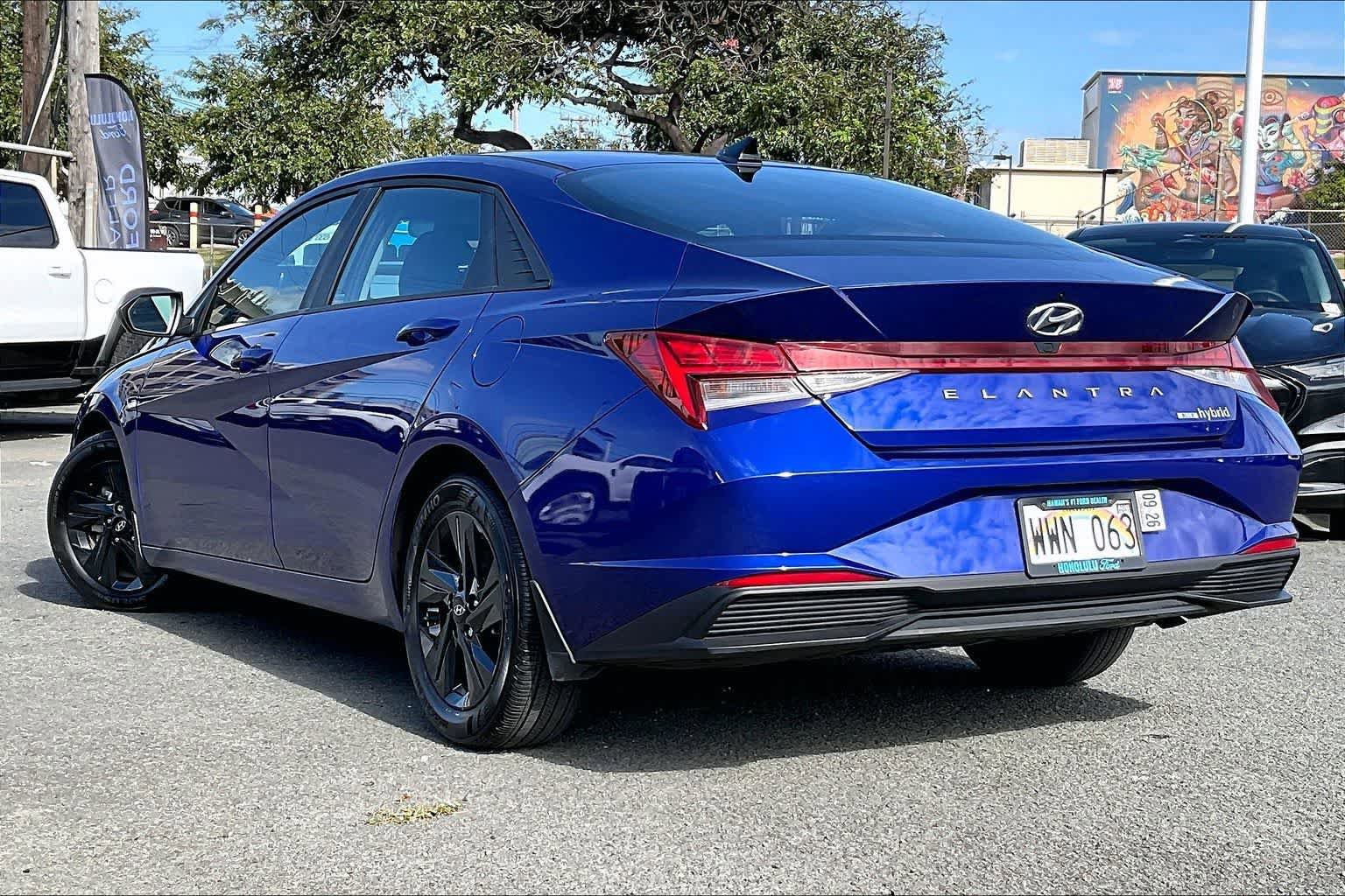 Used 2023 Hyundai Elantra Blue FWD image 4