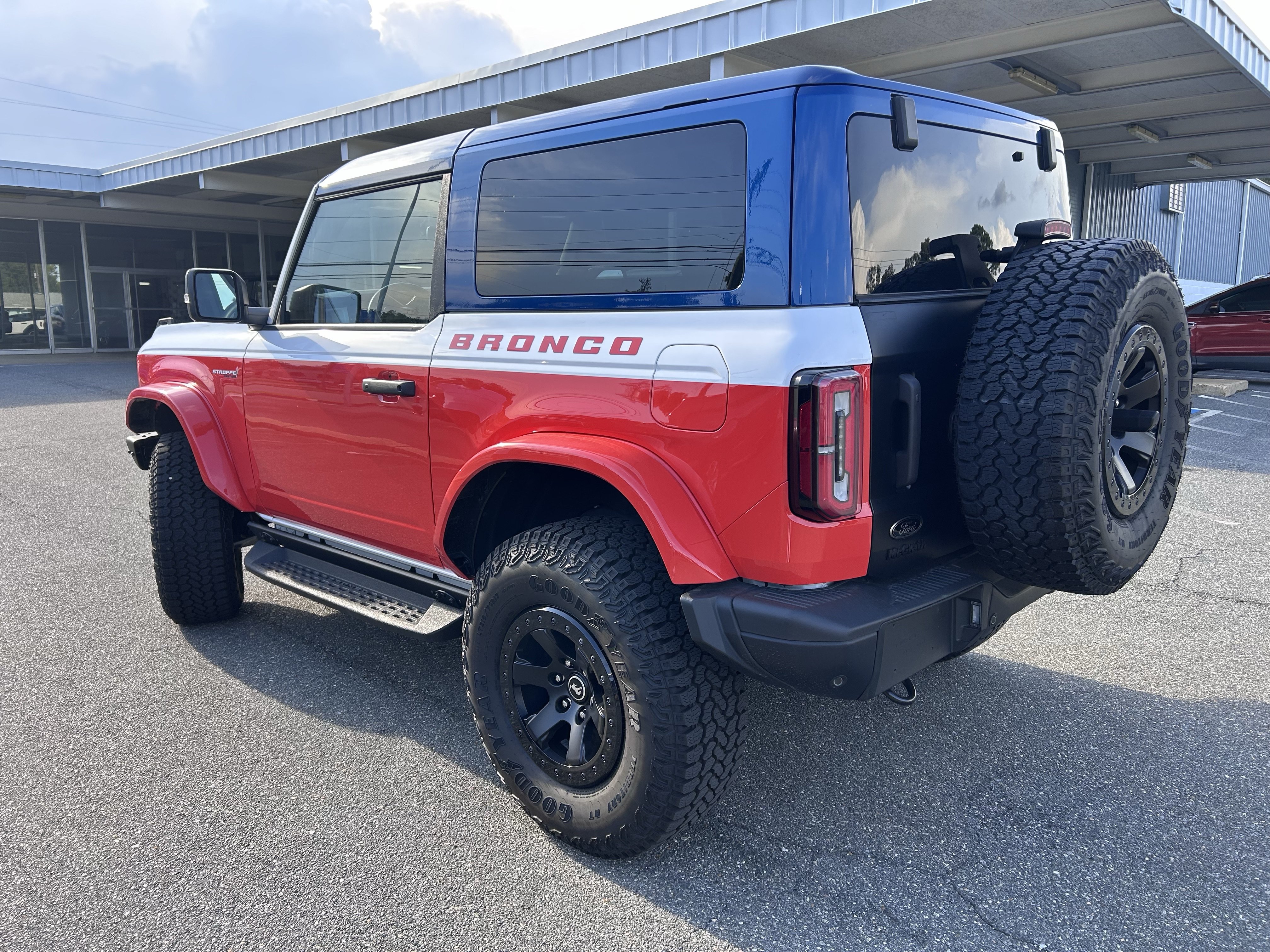 Certified 2025 Ford Bronco Stroppe Edition AWD/4WD image 5