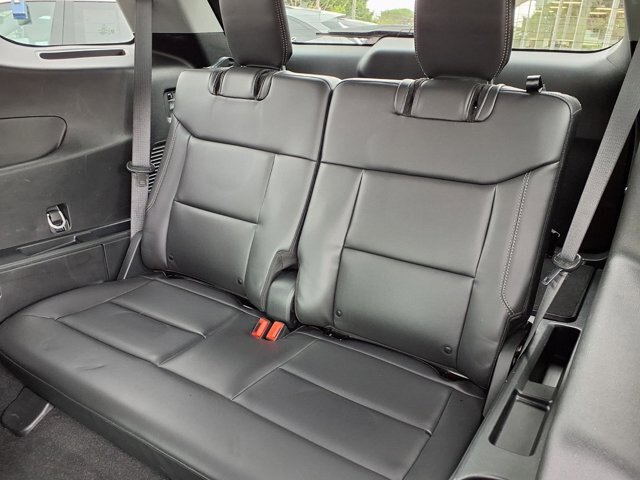 Certified 2024 Ford Explorer XLT w/ Equipment Group 202A AWD/4WD image 7