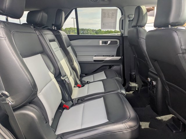 Certified 2022 Ford Explorer XLT w/ Equipment Group 202A AWD/4WD image 35