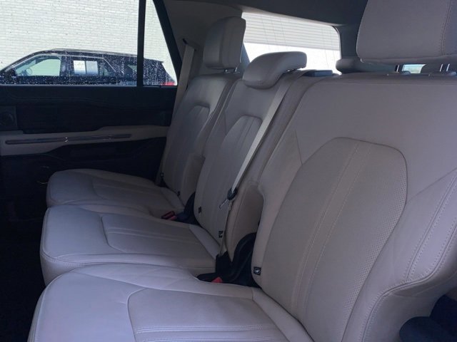 Certified 2022 Ford Expedition Platinum image 24