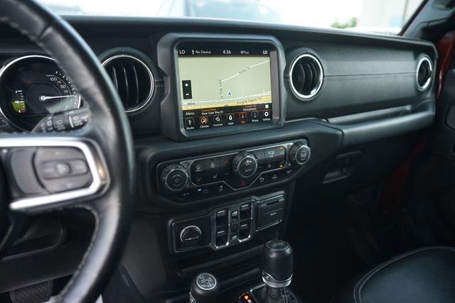 Used 2021 Jeep Wrangler Unlimited Sahara w/ Cold Weather Group AWD/4WD image 26