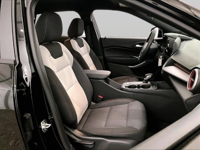 Used 2024 Chevrolet Trax RS w/ Driver Confidence Package FWD image 7