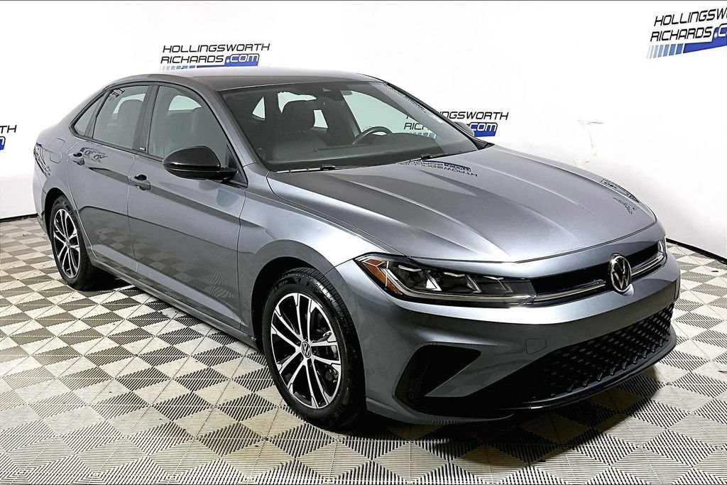 Used 2025 Volkswagen Jetta Sport FWD image 3