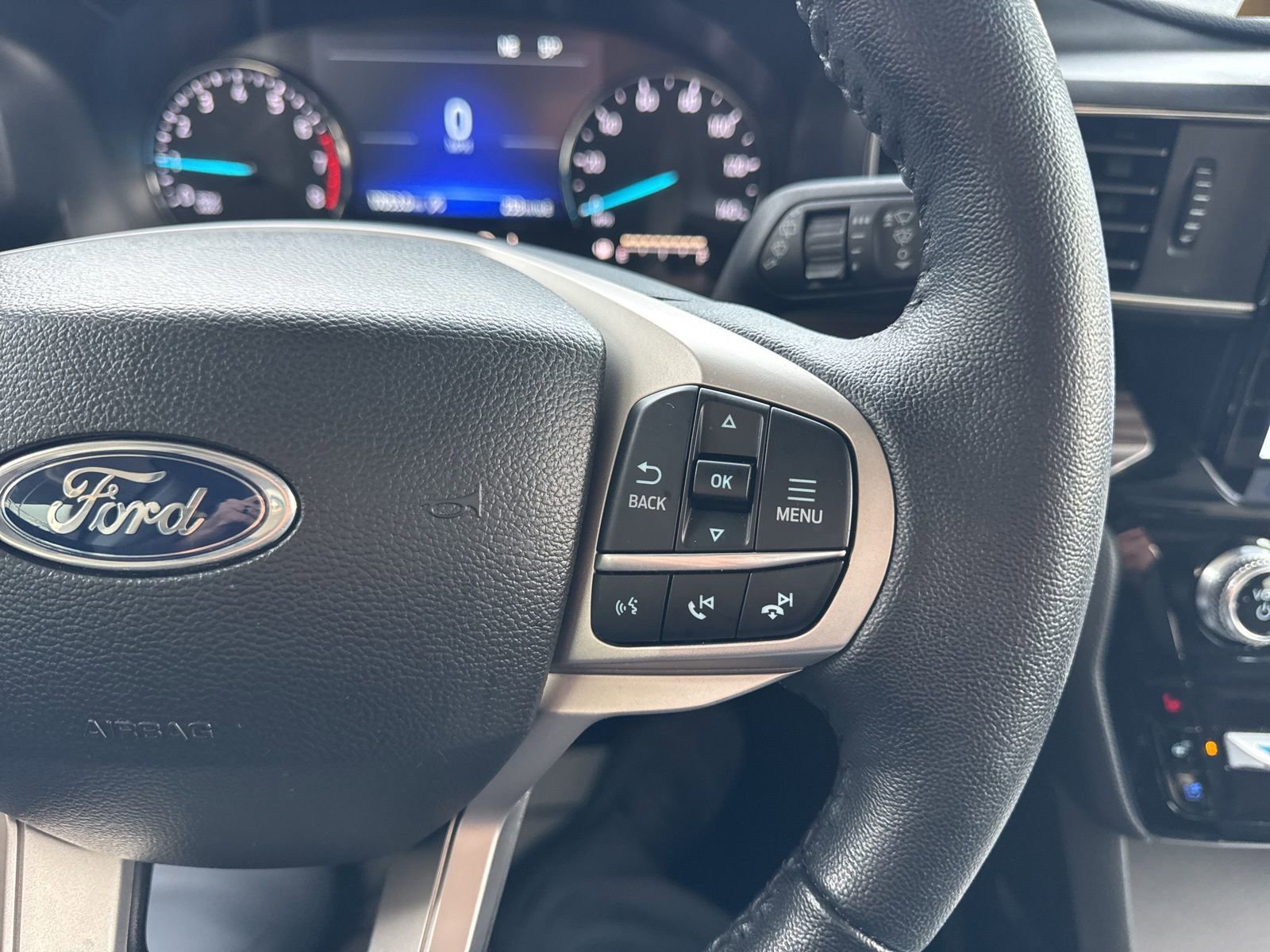 Certified 2023 Ford Explorer Limited w/ Limited Technology Package image 31