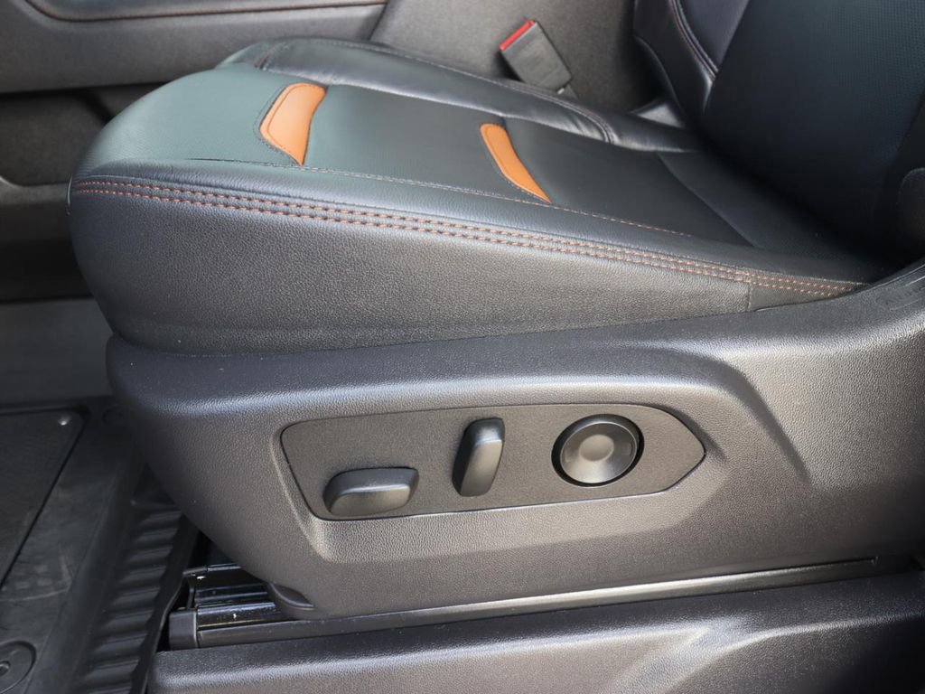 Used 2025 GMC Sierra 2500 AT4 w/ AT4 Premium Plus Package image 17