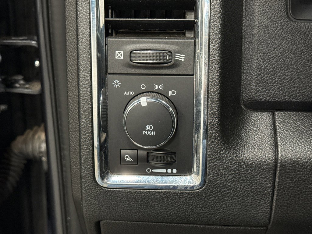 Used 2019 RAM 1500 Laramie w/ Convenience Group image 12